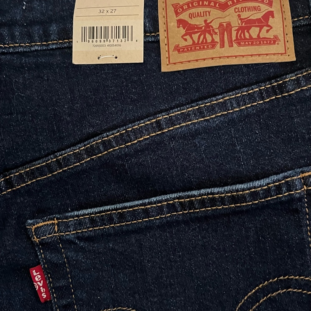 Levi's Ribcage Straight Ankle Distressed Jeans - Picture 11 of 15